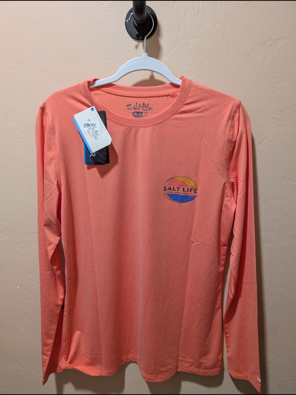 NWT Woman's Salt Life Coral  Performance SLX Long Sleeve Large